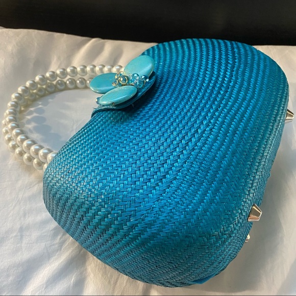 Beautiful woven handcrafted purse! 💙 - Picture 3 of 7